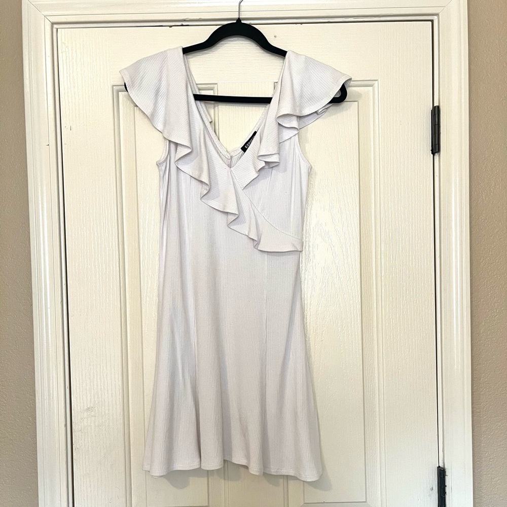 NEW Express White Ribbed Ruffle Dress - Picture 3 of 4